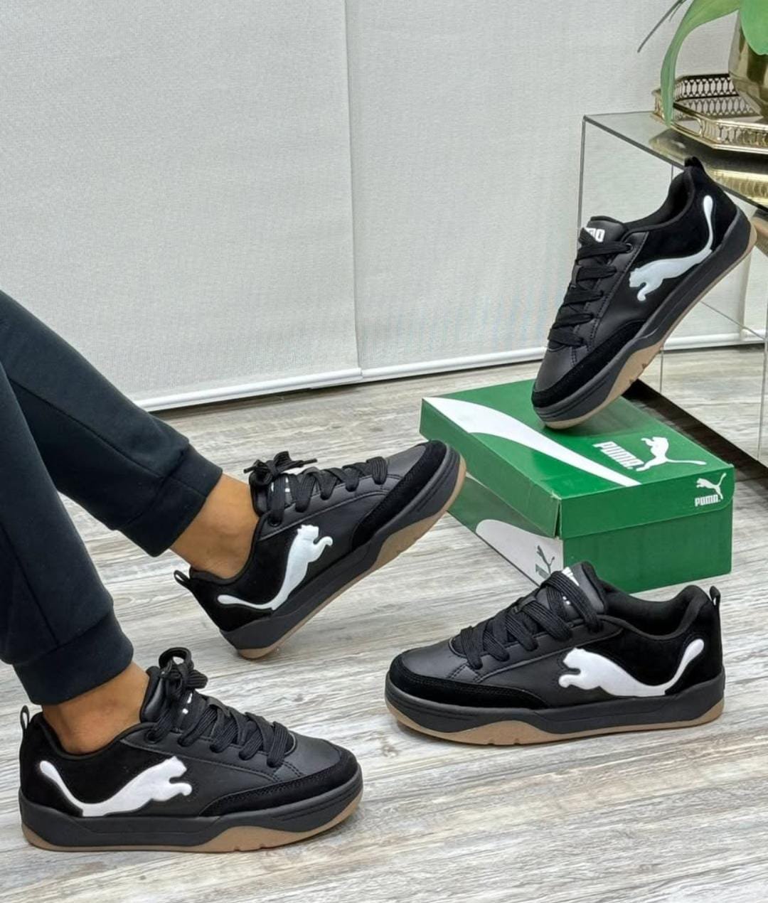 Tenis Puma Park negros con detalles blancos – Estilo clásico y urbano
